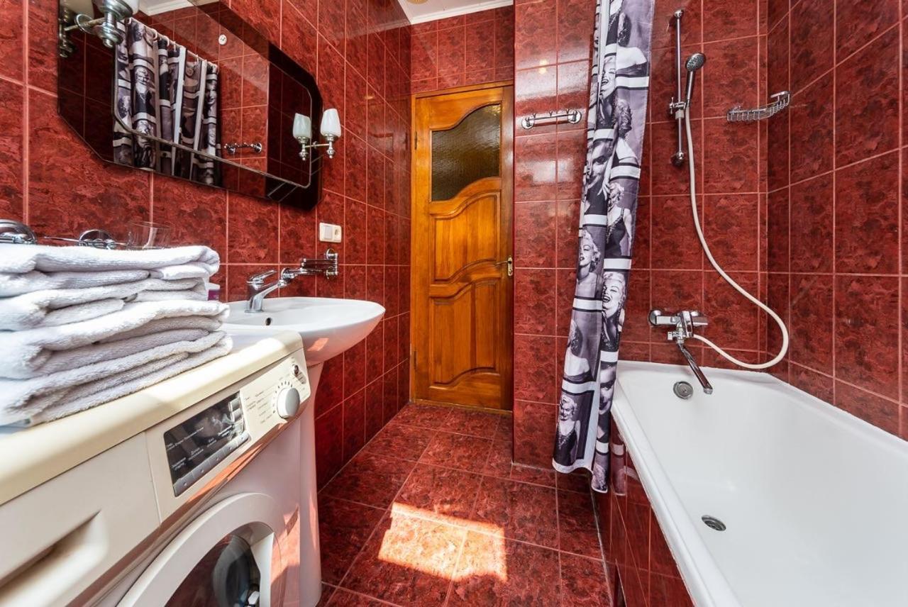 Alex Apartments Near Independence Square - Kiev Экстерьер фото