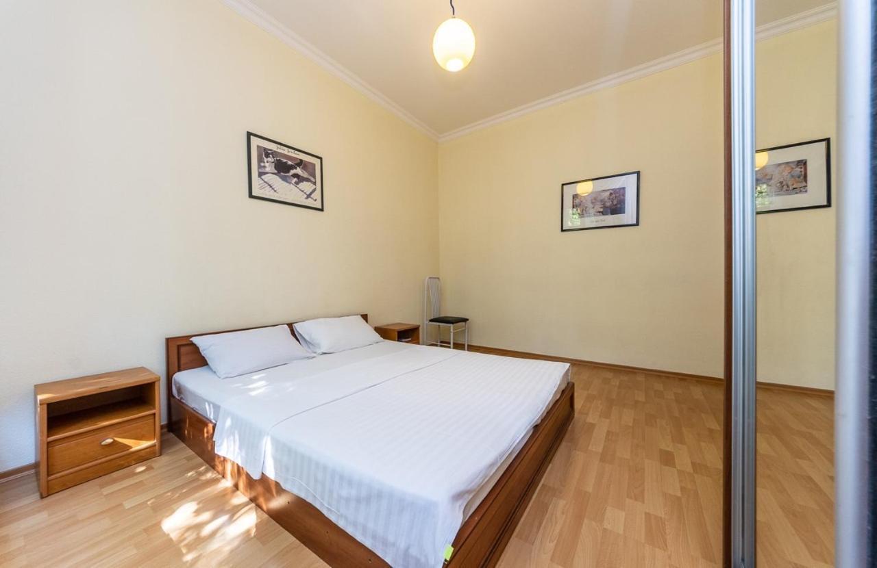 Alex Apartments Near Independence Square - Kiev Экстерьер фото