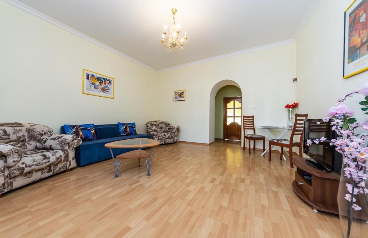 Alex Apartments Near Independence Square - Kiev Экстерьер фото