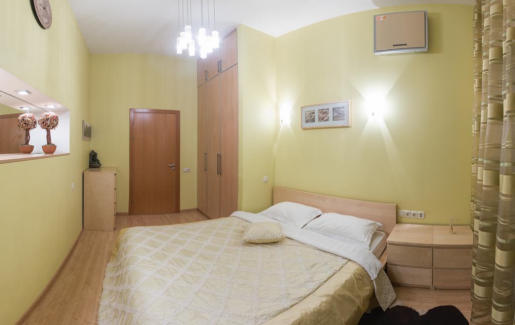 Alex Apartments Near Independence Square - Kiev Экстерьер фото