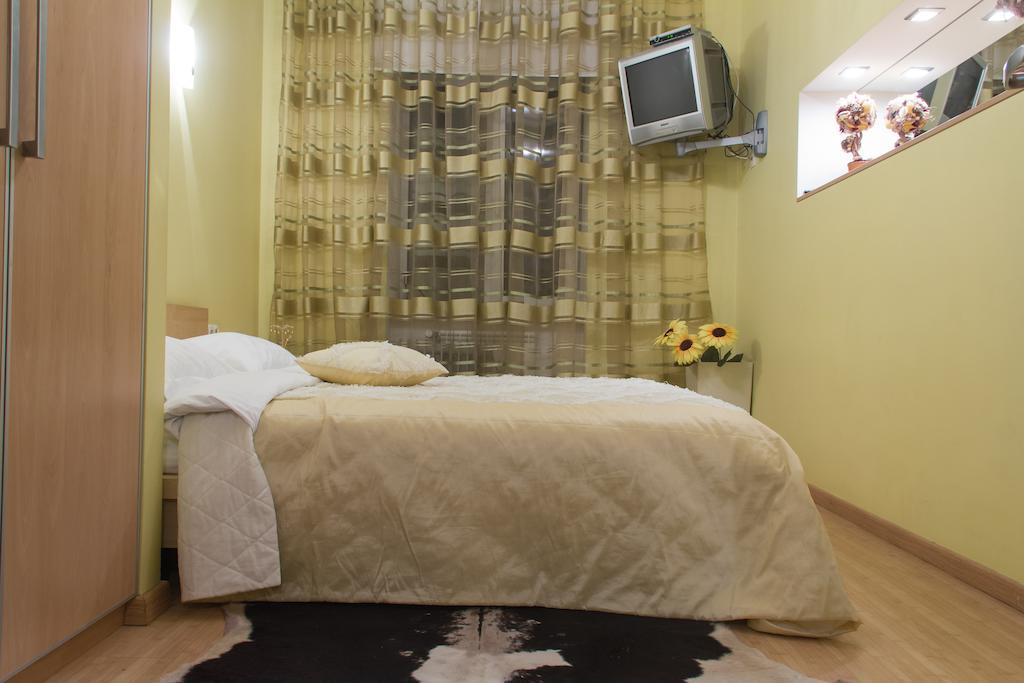 Alex Apartments Near Independence Square - Kiev Номер фото